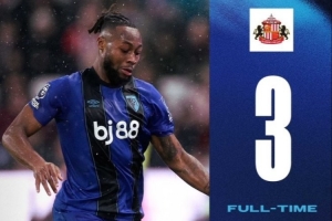 桑德蘭隊(duì)史首次在英超讓二追三，此前187次落后2球最終10平177負(fù)