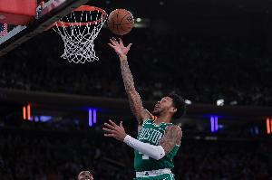 替補手感很熱！安芬尼·西蒙斯半場10中7&三分4中2砍下16分