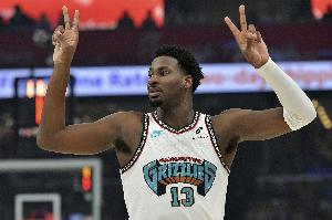 勢(shì)大力沉！小賈倫·杰克遜轉(zhuǎn)身暴扣 灰熊再度反超打停國(guó)王