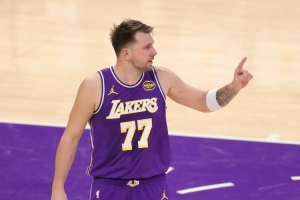 96-97賽季以來(lái)首節(jié)20+：東契奇14次 哈登13次 庫(kù)里11次 詹科9次