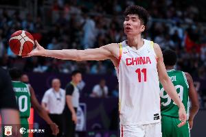 媒體人：打成這樣和全運(yùn)無(wú)關(guān) 余嘉豪打完全運(yùn)回西班牙17罰16中