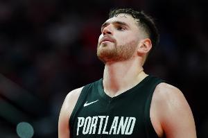 楊瀚森會(huì)有更多機(jī)會(huì)？克林根因生病將缺席今日對(duì)陣?yán)做荣悾? >
                                        </div>
                                    </div>
                                    <div   id=