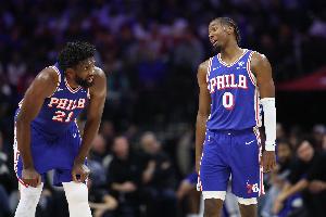 馬克西的表現(xiàn)是否讓你有緊迫感？大帝：他負(fù)擔(dān)很重 我知道那感覺