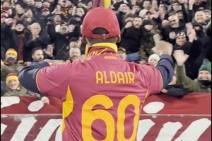 436場奪1冠！羅馬賽前為60歲俱樂部傳奇中衛(wèi)阿爾戴爾舉辦致敬儀式