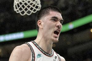 超級(jí)巨獸！埃迪無(wú)限懲罰國(guó)王小陣容 20中16爆砍新高32分+17板5帽