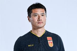 記者：國足學(xué)男籃聘請本土主帥，未來成績基本也是致敬中國男籃了