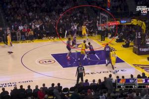 重大失誤！末節(jié)湖人進(jìn)攻時間靜止 文森特轟3分 太陽替補(bǔ)席都瘋了
