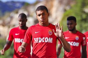 10年前的今天姆巴佩上演職業(yè)生涯首秀，至今出戰(zhàn)555場412球191助