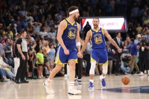 庫里：克萊在場對我來說是資產(chǎn) 因為他會去防對手最好的外線