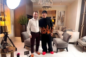 恩佐的穿搭引熱議：這衣服出現(xiàn)在學(xué)校迪斯科舞會上也毫不違和