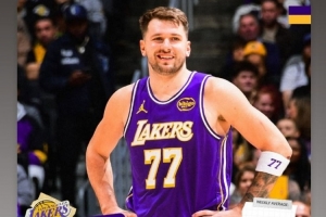 場均37.3分8.7板10.3助獲得周最佳！拉拉維亞轉(zhuǎn)發(fā)東契奇海報