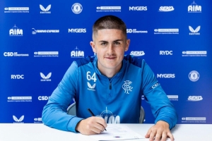 郵報：維拉、桑德蘭等隊有意免簽流浪者19歲中場貝利·賴斯