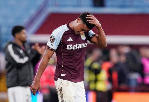 埃梅里：沃特金斯一直受膝傷困擾，他需要休息來(lái)緩解疼痛