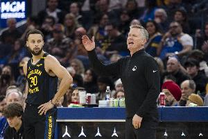 科爾：庫(kù)里連續(xù)出戰(zhàn)的可能性本就不大 讓他留在家訓(xùn)練是最好選擇