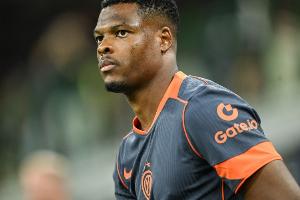 意媒：鄧弗里斯將缺席對陣科莫和利物浦，更可能在意超杯復(fù)出