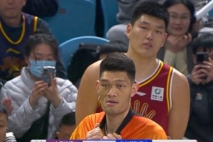 下半場才剛開始！劉傳興因假摔被吹技犯 上半場有違體因此被驅(qū)逐