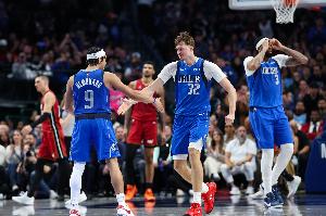 弗拉格談內(nèi)姆哈德：我們幾個新秀建立默契 在場上不是孤單一人