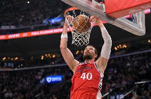 3年5860萬(wàn)場(chǎng)均16+12！美記：多只季后賽球隊(duì)聯(lián)系快船詢問(wèn)祖巴茨！