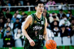 郭昊文談改打1號(hào)位：面對(duì)大多數(shù)同位置外援比較困難 著重串聯(lián)球隊(duì)