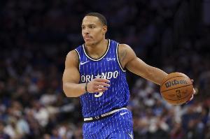 一個比一個鐵！半場貝恩7中1僅得2分 布萊克6中1拿到4分2板3助