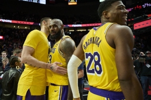 楊毅：詹姆斯永遠(yuǎn)做正確的選擇 喬丹&科比是極致的個(gè)人英雄主義