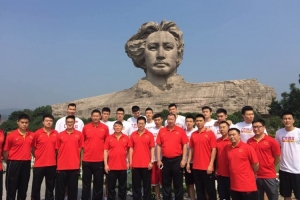 時隔10年再次造訪橘子洲！翟曉川曬舊照：2015-2025????