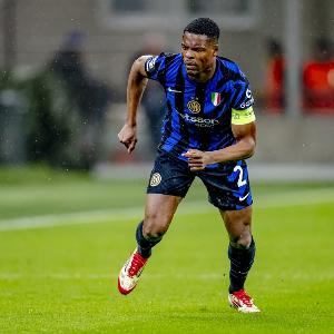 米體：鄧弗里斯腳踝恢復(fù)良好，希望對(duì)陣?yán)锲帜苓M(jìn)名單