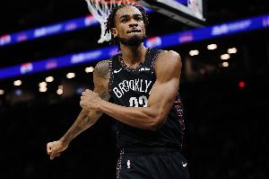 一攻一防穩(wěn)住局勢(shì)！克拉克斯頓大帽&跟進(jìn)再補(bǔ)扣