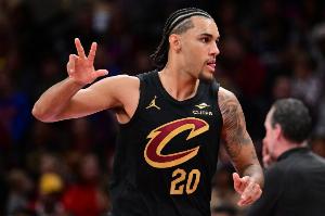 很驚艷！泰森賽季至今場(chǎng)均13.1分&三分47.7% 得分較上季翻了3倍多