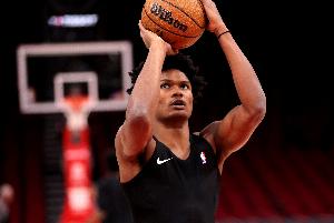 沖擊力！阿門半場8中5貢獻(xiàn)14分&罰球4中4 但有3失誤