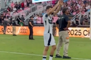 決賽失利，穆勒社媒曬謝場(chǎng)視頻：感謝溫哥華白浪球迷的支持