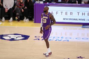 香農(nóng)·夏普談LBJ關(guān)鍵時刻連續(xù)得分：你知道勒布朗仍然還是那個他