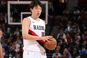 拓媒：球隊今天有意重視楊瀚森 希望他打出來以后做籌碼換字母？