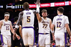 湖蜜狂歡：國王又回來了！老詹用實力回擊質(zhì)疑 我湖必進總決賽