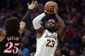 詹姆斯：如果我覺得我們兩大拳擊手狀態(tài)不佳 我就要努力上前出拳