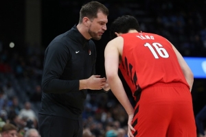 馬健：瀚森防守基本完成任務(wù)但進(jìn)攻要更堅(jiān)決 他要拿出CBA對(duì)抗強(qiáng)度