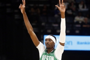 冠軍成員！馬祖拉：猛龍對(duì)布歇的致敬很棒 贏球?qū)λ宰钪匾? >
                                        </div>
                                    </div>
                                    <div   id=