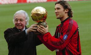 馬薩拉談03年歐冠決賽：點(diǎn)球大戰(zhàn)五五開，最后主罰的舍瓦異常冷靜