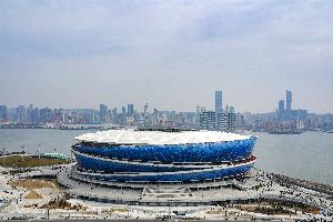 中超目前有7座專業(yè)足球場，還有申花和鐵人改造的專業(yè)足球場