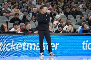 馬刺主帥：球隊今天缺乏專注力 卡斯爾復出狀態(tài)不錯&充滿侵略性