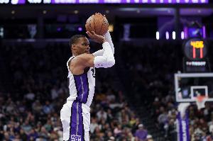 內(nèi)姆哈德：威少喜歡競爭&總是充滿能量 我非常尊重他