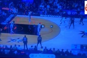 夸梅：詹姆斯只會(huì)依靠運(yùn)動(dòng)能力來防守 10年或許可行現(xiàn)在真不行