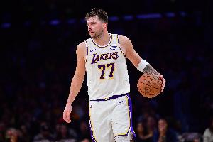 NBA杯8強戰(zhàn)VS湖人 卡斯爾：想掐死東契奇不可能 只能給他制造困難