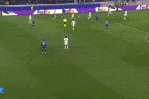 關鍵！盧克曼突入禁區(qū)小角度射門，被桑切斯撲出