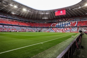 德媒：昨晚歐冠葡體看臺有球迷燃放鞭炮，一名球迷和一名警察受傷