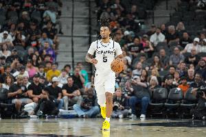 30分10板6助！Skip：卡斯爾是馬刺新版的萊昂納德 攻防兩端都是