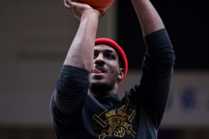 太鐵了！雷吉·佩里15中3得12分10板3助 三分5中0