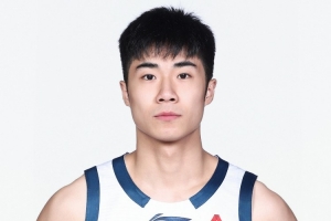 不夠！榜眼杜智博25分鐘7中4拿到9分 三分2中1