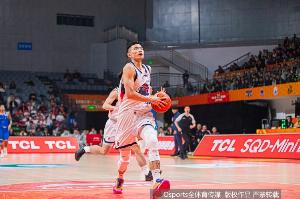 解說：陳林堅(jiān)為山東提供了以往沒有的三分火力 豐富了戰(zhàn)術(shù)體系