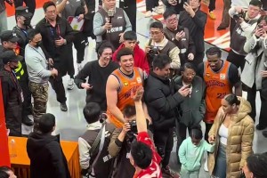 美媒：小胖洛夫頓在中國遭到不公平對待，頓頓吃薯片??????